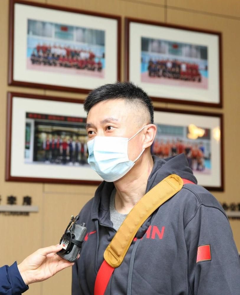 他自然是认得苏守道的。